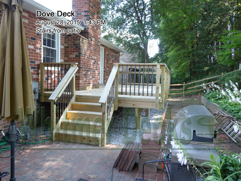 20-Stairs-from-patio.jpg