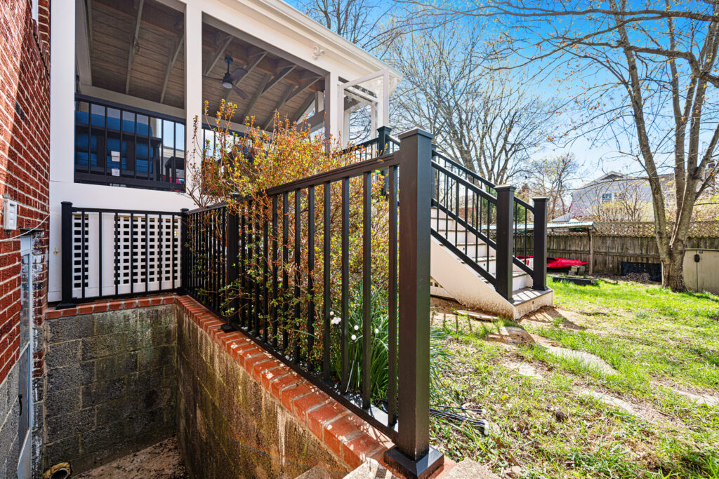 trex signature railing on brick